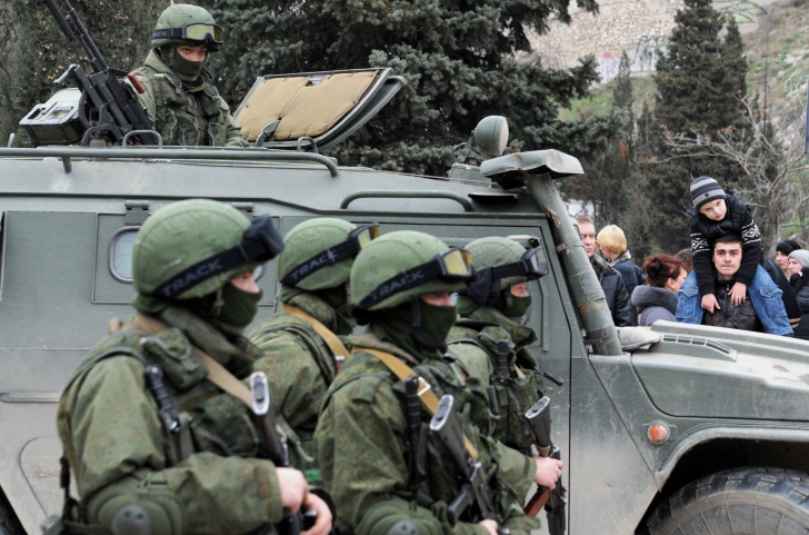 UCRAINA. Trei baze militare, înconjurate de ruşi. UCRAINENII, SOMAŢI SĂ SE PREDEA / Foto: MEDIAFAX