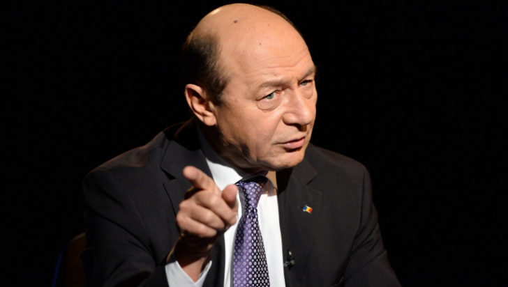 Traian Băsescu face declaraţii de presă despre criza rusească