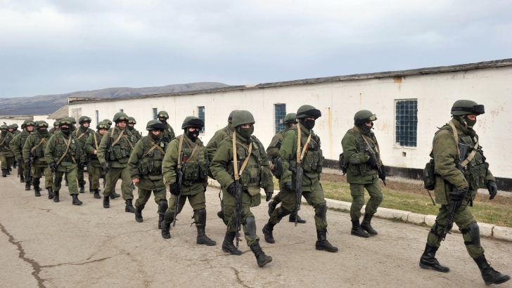 Trupele ruse deţin control operaţional complet asupra Crimeei