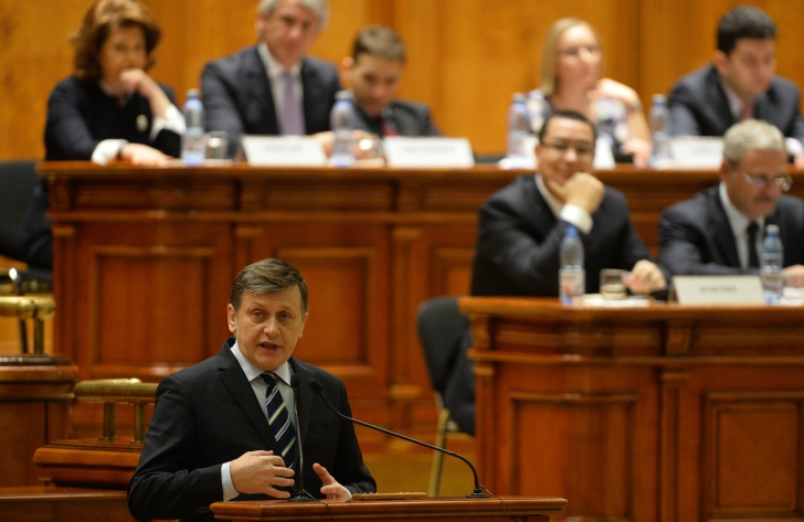 GEOANĂ: Preşedinţia lui ANTONESCU la Senat a fost ca APA SFINŢITĂ / Foto: MEDIAFAX