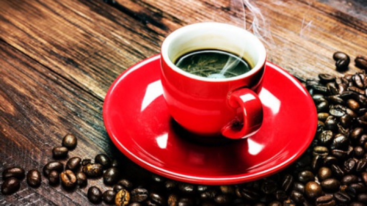 STUDIU: De ce trăiesc BĂUTORII DE CAFEA mai mult