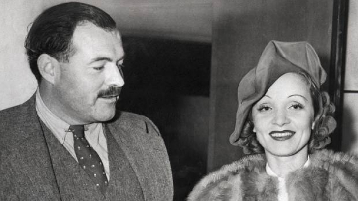 O scrisoare bizară trimisă de Ernest Hemingway actriţei Marlene Dietrich, scoasă la licitaţie