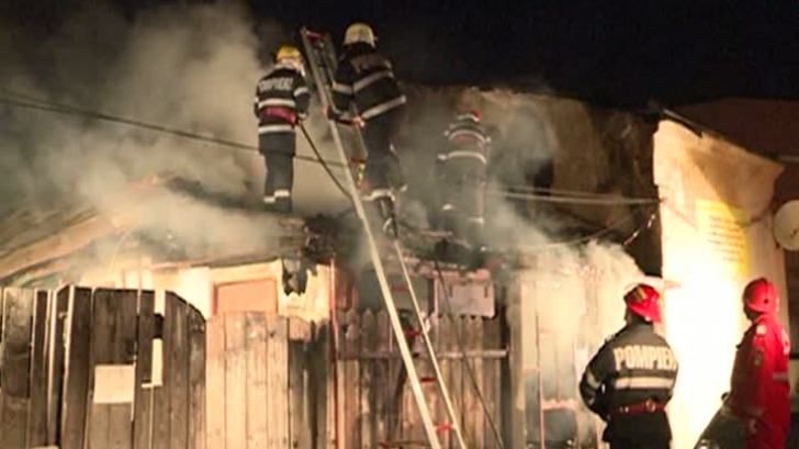 Incendiu în Bucureşti, în sectorul 2. Focul, provocat de un om al străzii