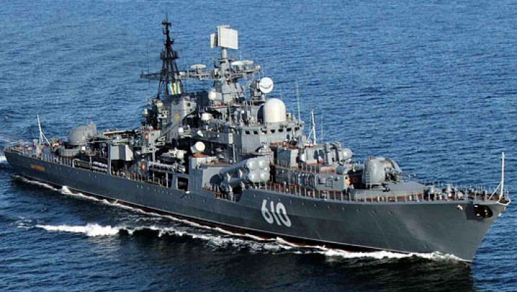 Două nave militare americane au intrat în coliziune în Golful Aden