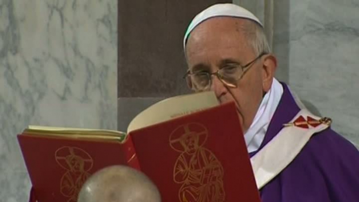 Papa Francisc spune că se simte jignit de aura mistică ce i-a fost atribuită