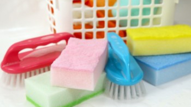 Opt trucuri simple să păstrezi curăţenia la domiciliu