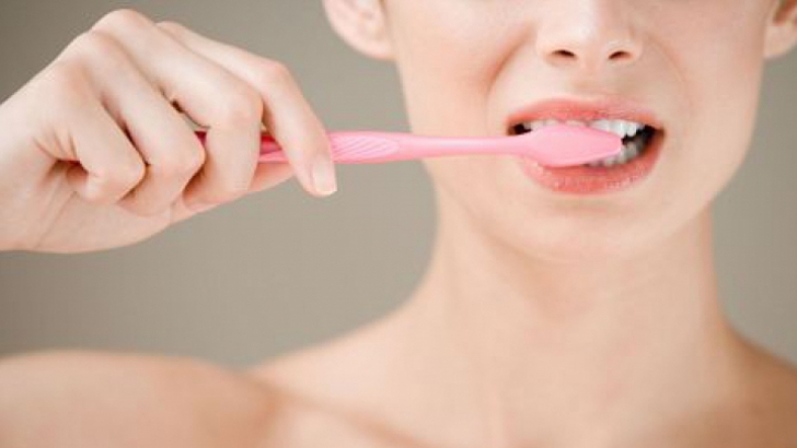Dinți albi și sănătoși: pasta de dinți din ingrediente naturale!