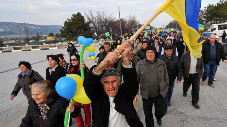 Raportul denunţă totodată "hărţuiri" şi "persecuţii" vizând tătarii din Crimeea