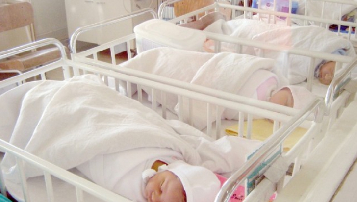 Cazul şocant al bebeluşilor schimbaţi la naştere