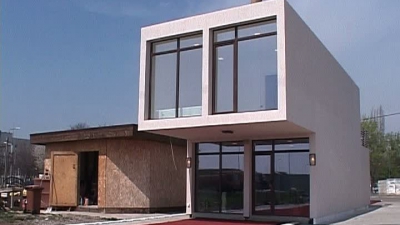 Casa container anti-cutremur