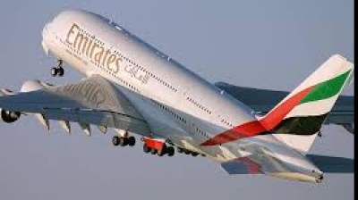 Zborurile avioanelor Emirates, aproape goale pe ruta către Dubai din cauza războiului. În mod normal, compania opera 500 de zboruri pe zi