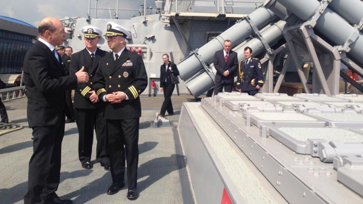 Băsescu: Nava USS Donald Cook este un simbol, impresionantă din punct de vedere militar / Foto: Facebook.com