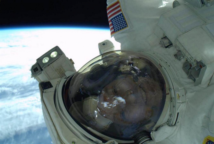 Rick Mastracchio a realizat prima fotografie SELFIE pe orbită