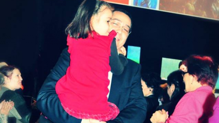 Ponta: Copiii îmi reproşează tot timpul că nu stau mai mult cu ei; de Paşte recuperez