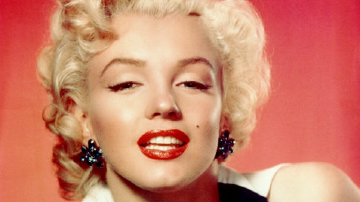 Rujul carmin, preferat de Marilyn Monroe, cel mai emblematic trend de frumuseţe din toate timpurile