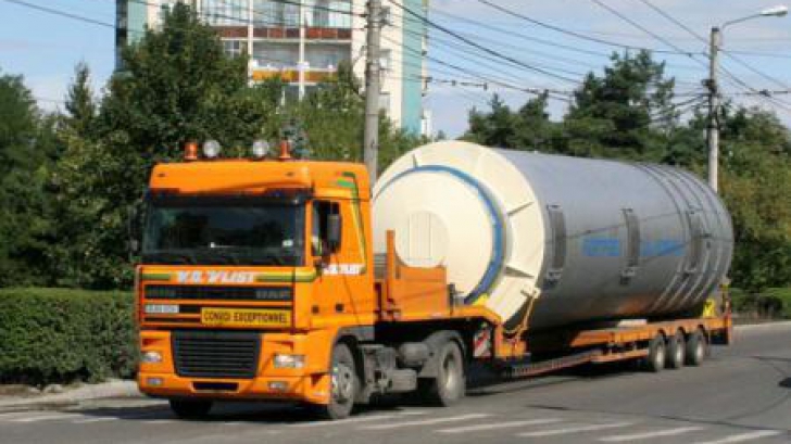 Un transport agabaritic va opri temporar și local circulația rutieră pe ruta DN69 Timișoara - DN22 Tulcea