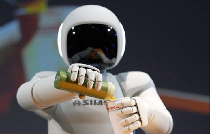 Asimo Honda, robotul humanoid. Este uimitor ce poate să facă