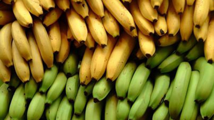 Mănâncă 51 de banane în fiecare zi. Cum arată tânăra care trăiește DOAR cu fructe şi legume