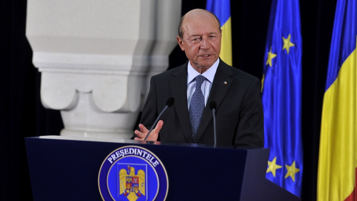 Băsescu, 'satisfăcut deplin' de eliminarea vizelor UE pentru cetăţenii moldoveni