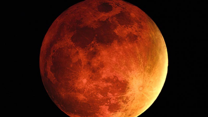 Fenomenul de Lună "însângerată", vizibil noaptea trecută din Lumea Nouă