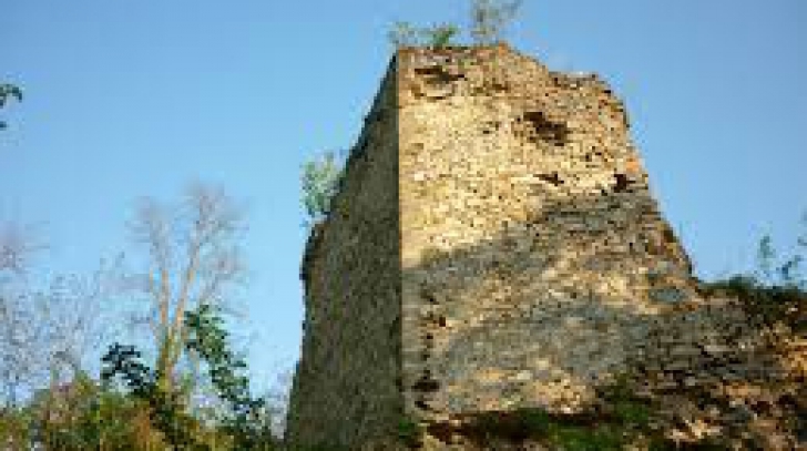 Cetatea haiducilor de la Jdioara, în atenția oficialilor pentru restaurare și includere în circuitul turistic