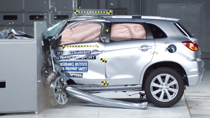 Experții  IIHS au testat siguranța a 9 SUV-uri: Mașinile cu cele mai bune rezultate