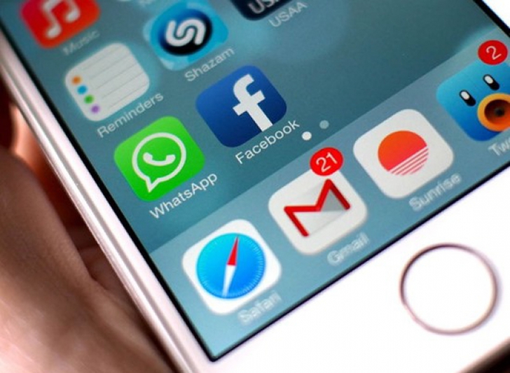 Aplicaţia Facebook iOS vă risipeşte bateria la iPhone