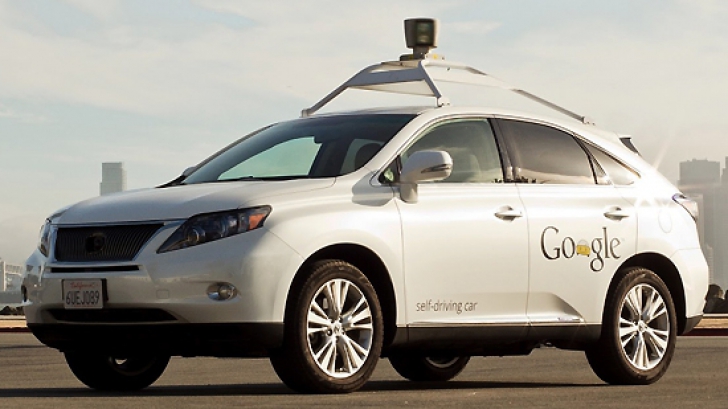 Maşinile fără şofer ale Google au ajuns la performanţa de a circula în traficul urban