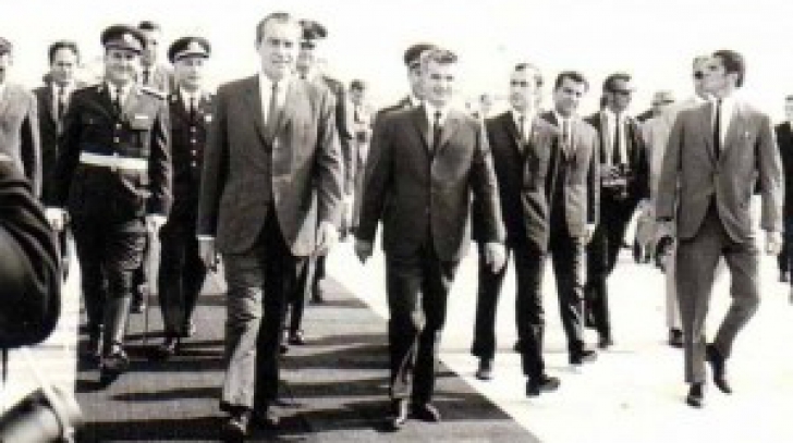 În 1969, a făcut parte din garda care a asigurat securitatea preşedintelui american Richard Nixon, în timpul vizitei în România.