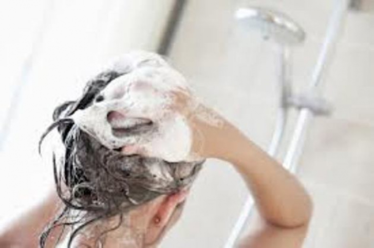 De cate ori e normal sa te speli pe cap intr-o saptamana?