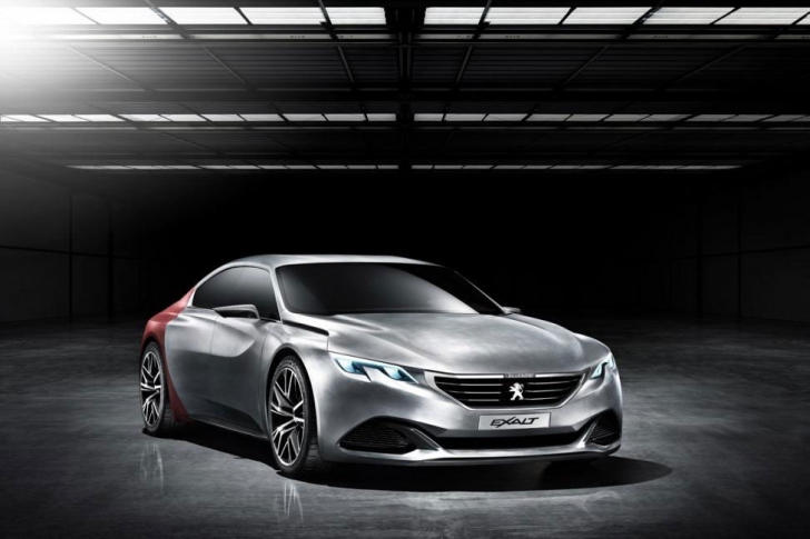 Peugeot Exalt, primele imagini cu noul concept Peugeot