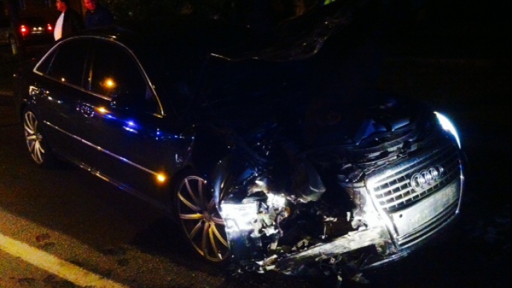 Accident grav în Timișoara. Mașină proiectată în copac