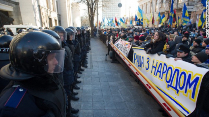 Moscova îndeamnă autorităţile de la Kiev să înceteze "războiul împotriva propriului popor"
