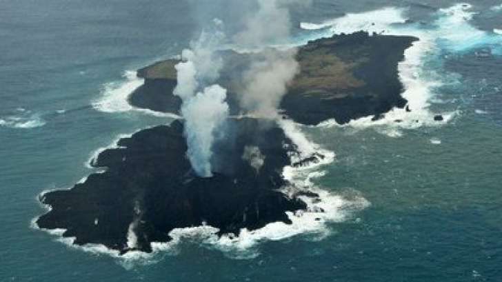 O insula vulcanica din Oceanul Pacific a fuzionat cu alta din vecinatatea sa