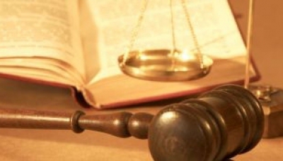 Judecătoarea din Suceava care proteja interlopii se drogat în fața copiilor ei