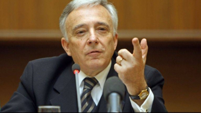 Isărescu: Nivelul de trai va creşte dacă se refinanţează datoria şi se face deficit extern