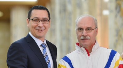 Premierul Ponta și candidatul Octavian Bellu se "lipesc" de CAMPIONI