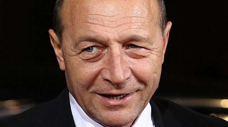 Băsescu despre ameninţarea cu folosirea unui bombardier rus:ROGOZIN ERA NERVOS;a vorbit gura fără el