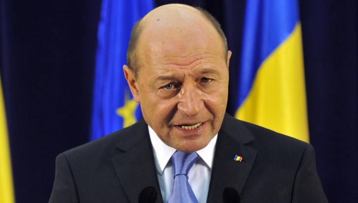 Băsescu: Nu am încălcat Constituţia; avizul CC din 2007 spune că preşedintele nu vine din nori
