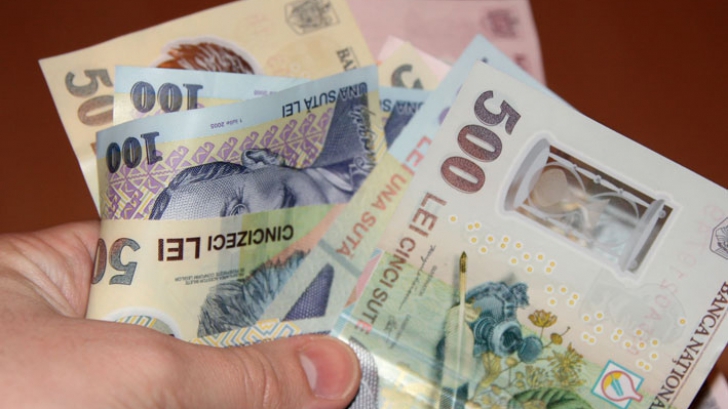 Un milion de români ar putea apela la schema de restructurare a datoriei bancare