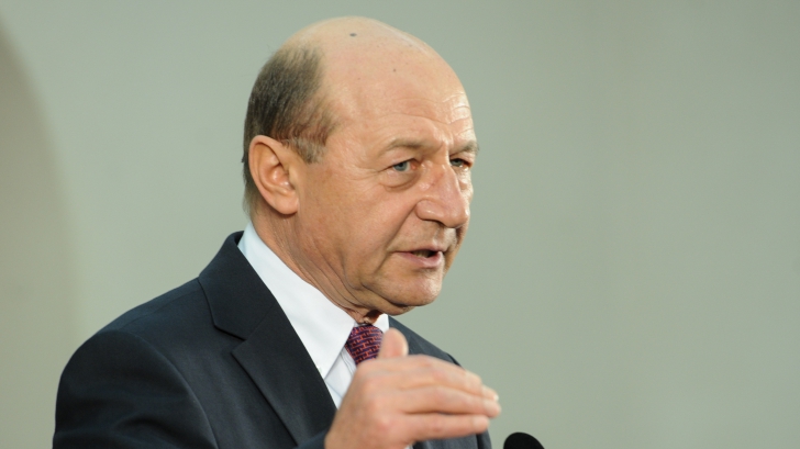 Băsescu: Ponta a încălcat Constituţia discutând în Guvern un act despre Ucraina vizând apărarea