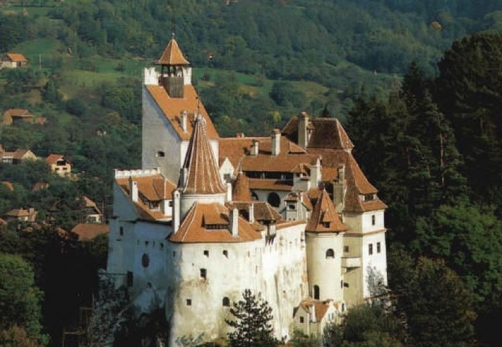 Castelul lui Dracula, DE VÂNZARE. Cum poţi să cumperi legendarul castel din Carpaţi