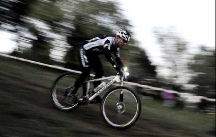 Covasna: Două recorduri mondiale doborâte de un ciclist din Sfântu Gheorghe