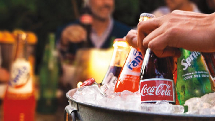 Coca-Cola renunţă la un INGREDIENT CONTROVERSAT folosit în băuturile sale