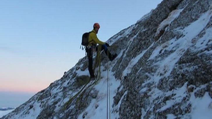 Patru români, porniţi să urce pe Vârful Annapurna, au abandonat ascensiunea
