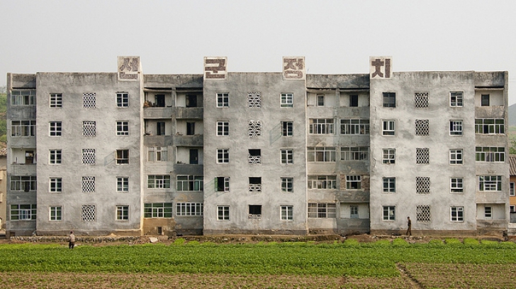 Coreea de Nord anunţă prăbuşirea unei clădiri la Phenian