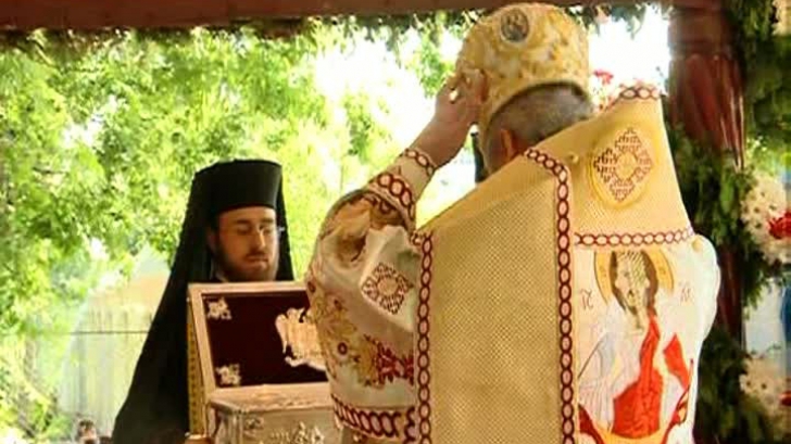 Moaştele Sfinţilor Constantin şi Elena au fost depuse pe Dealul Patriarhiei