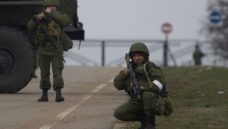 Militari ucrainieni, RĂNIŢI în urma unor ASALTURI ale insurgenţilor din Lugansk