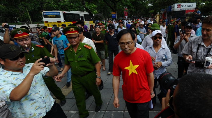 Aproximativ 4.000 de chinezi aşteaptă să fie evacuaţi din Vietnam, în urma revoltelor antichineze