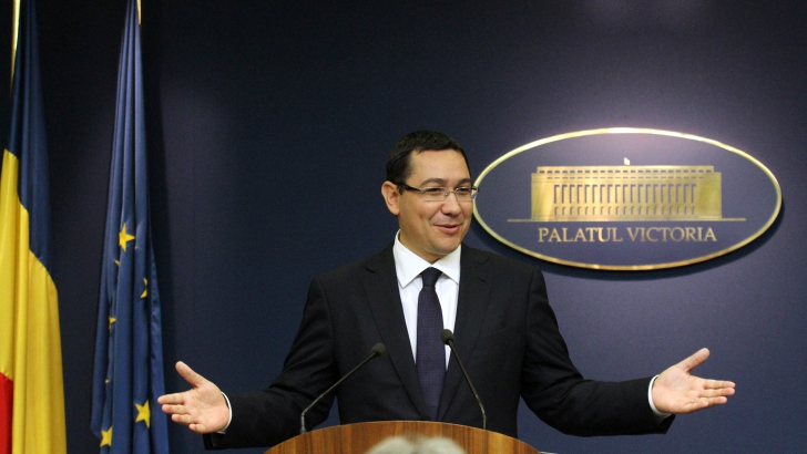 Ponta: Îi reangajez pe inspectorii guvernamentali, dar n-am ce face cu ei, nici măcar să tund iarba! / Foto: MEDIAFAX